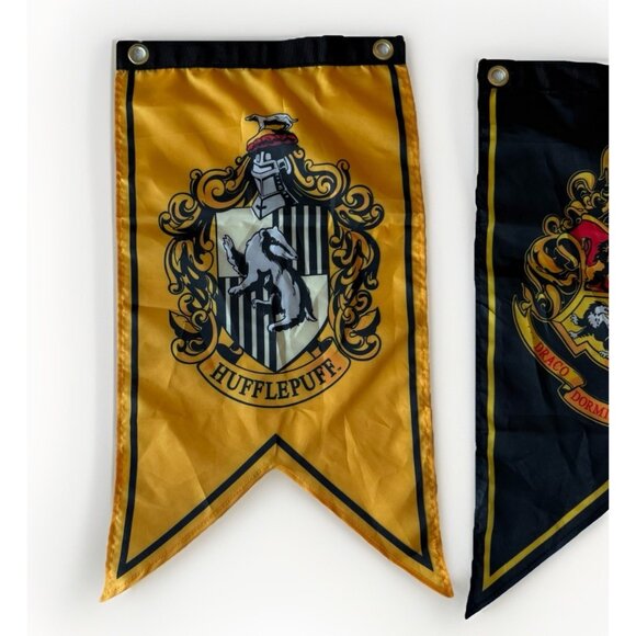 Harry Potter Set 2 Hogwarts House Hufflepuff Flags Banners Wizarding World - Picture 2 of 8